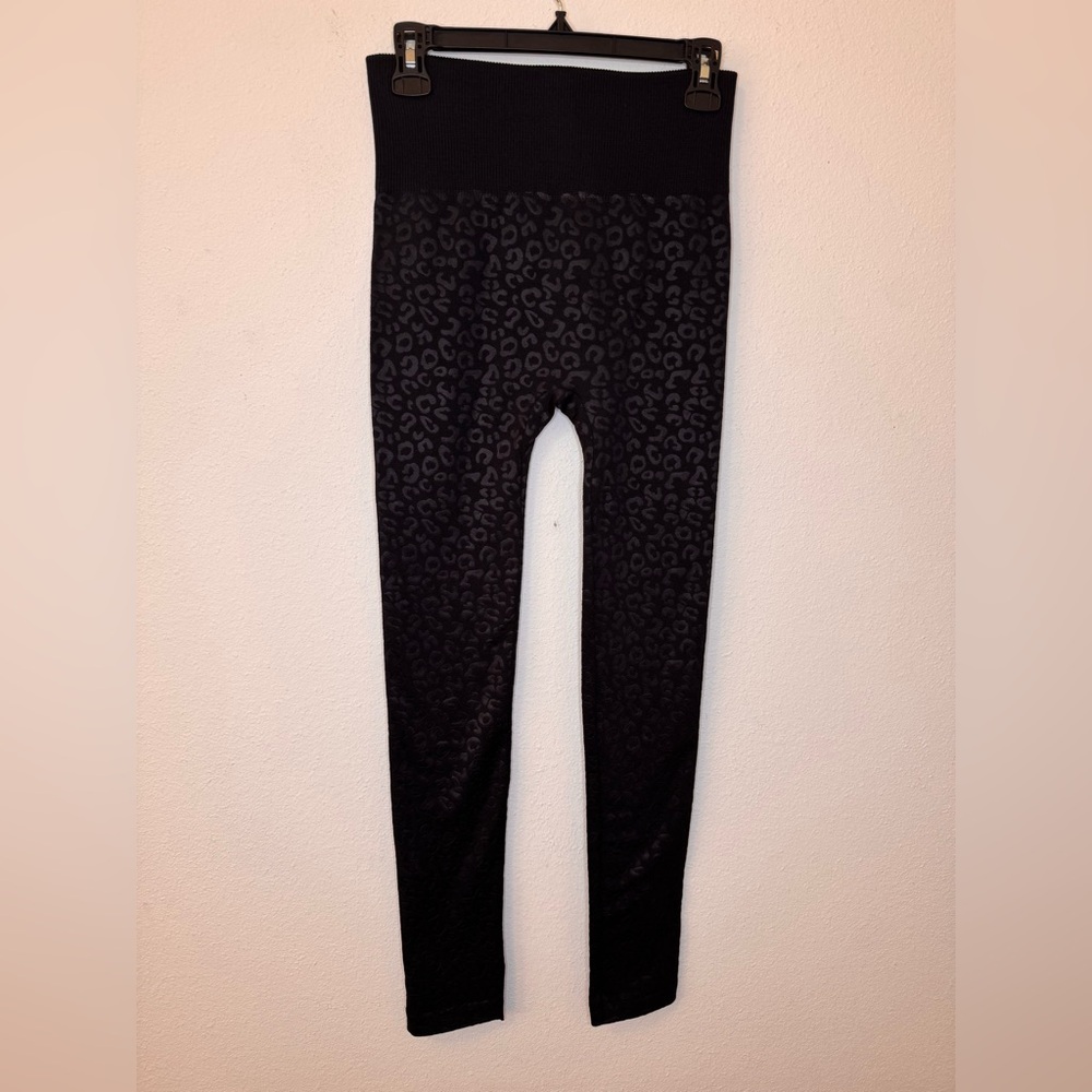 NEW Wonderly Black Animal Print Leggings